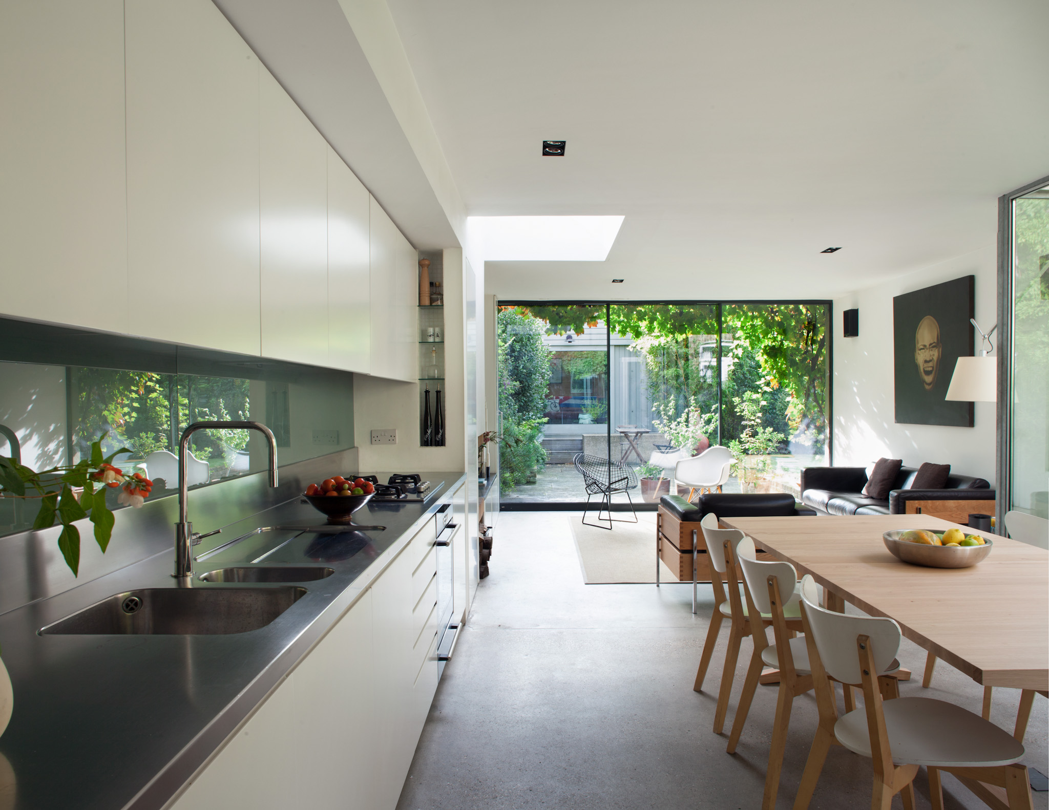 private house in London – THROUGHTHESPACE